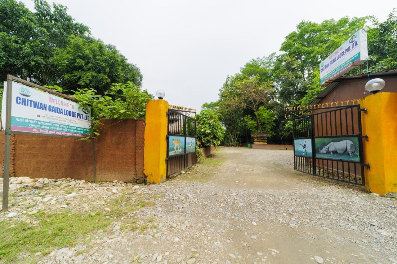 Chitwan Gaida Lodge - Animal Lovers & Birdwatchers Paradise Sauraha Buitenkant foto