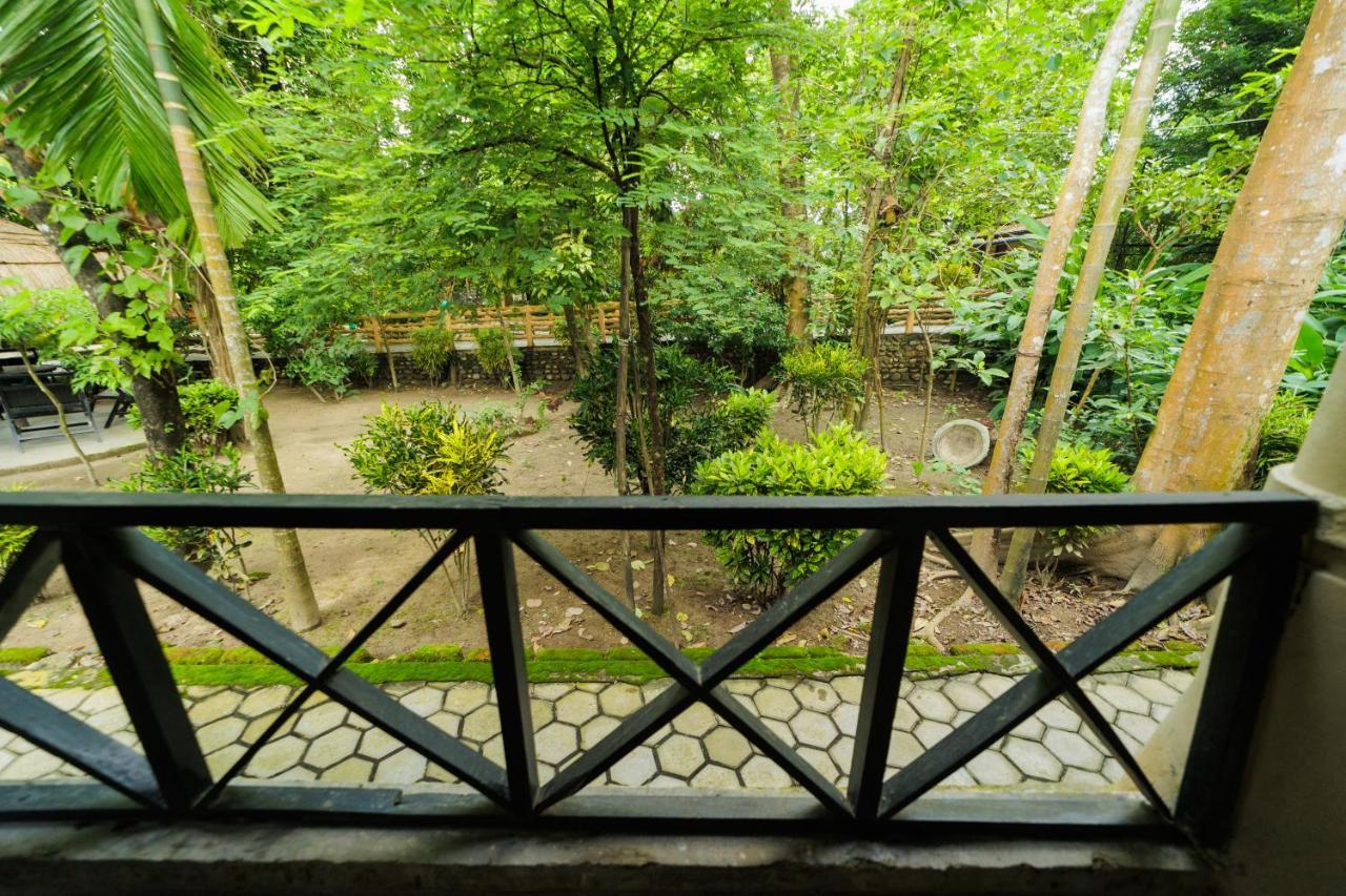 Chitwan Gaida Lodge - Animal Lovers & Birdwatchers Paradise Sauraha Buitenkant foto