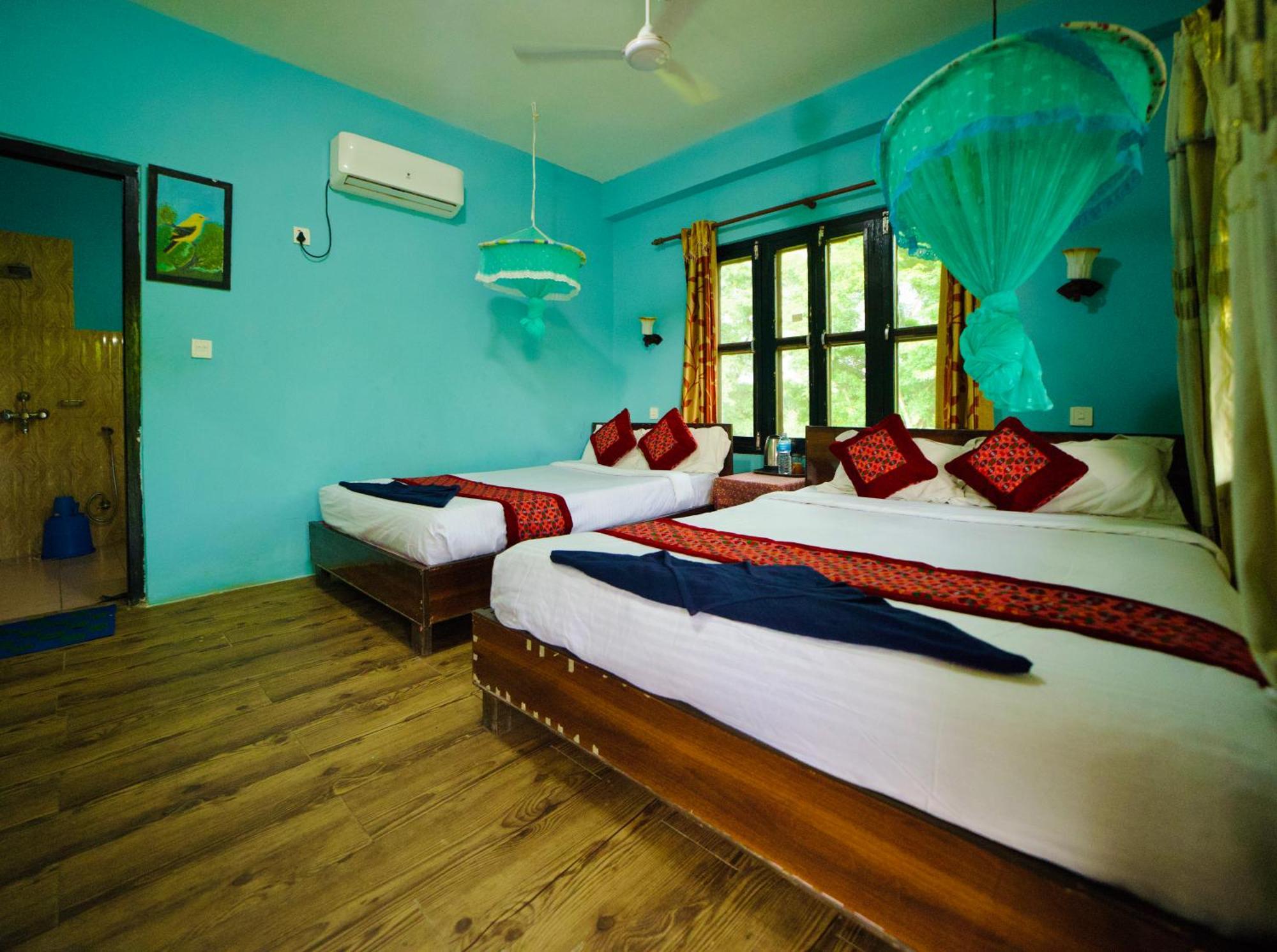 Chitwan Gaida Lodge - Animal Lovers & Birdwatchers Paradise Sauraha Buitenkant foto