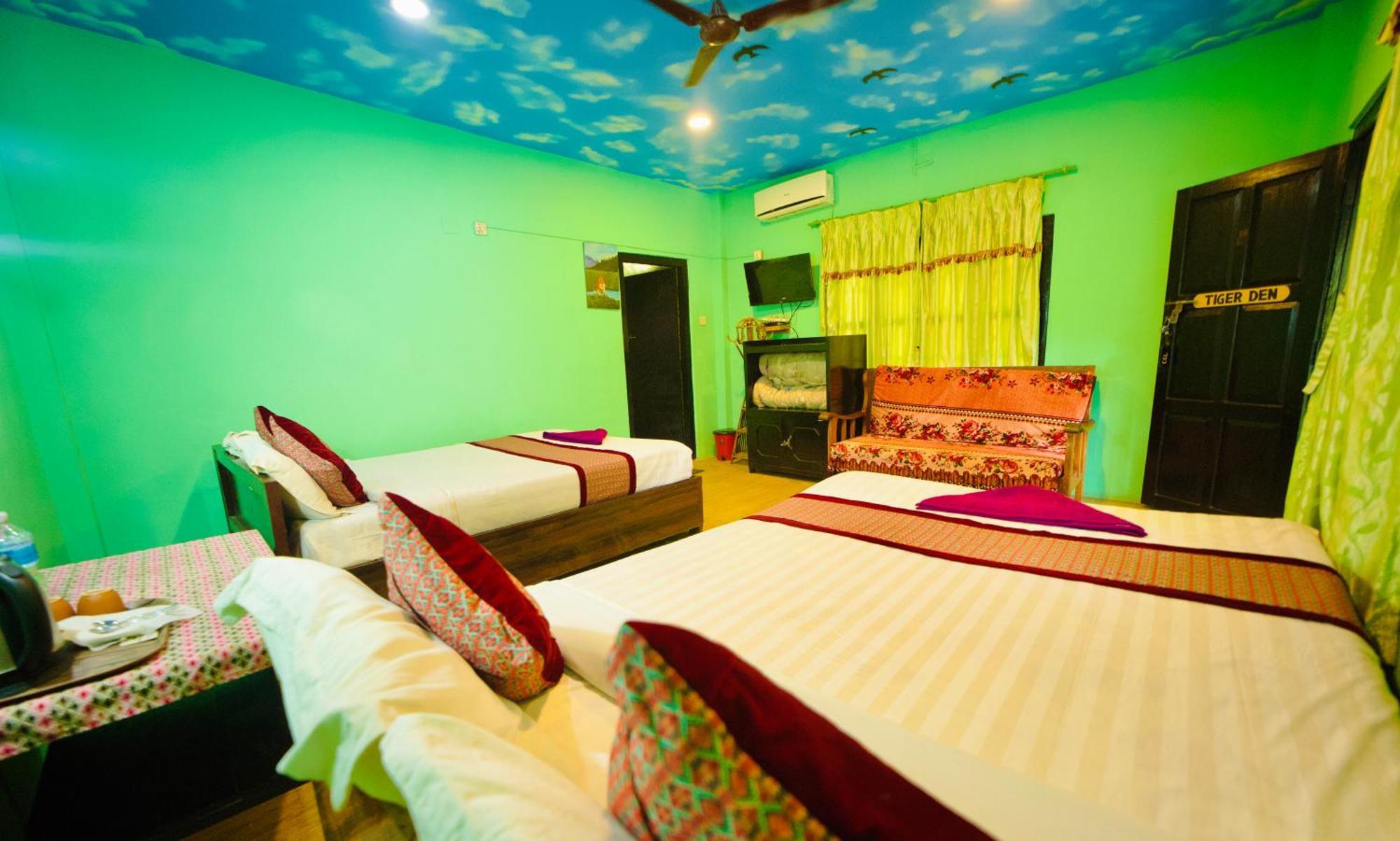 Chitwan Gaida Lodge - Animal Lovers & Birdwatchers Paradise Sauraha Buitenkant foto