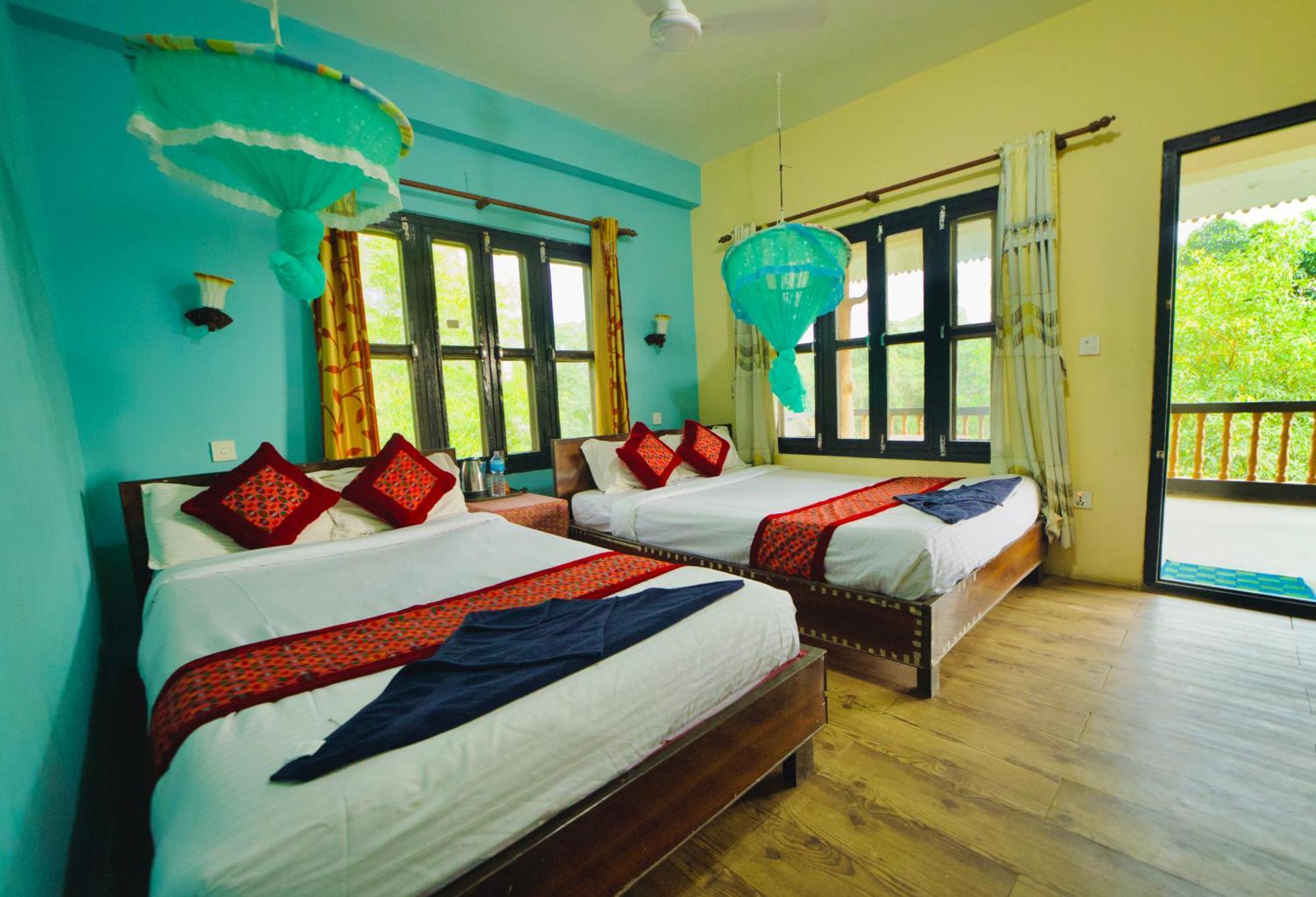 Chitwan Gaida Lodge - Animal Lovers & Birdwatchers Paradise Sauraha Buitenkant foto