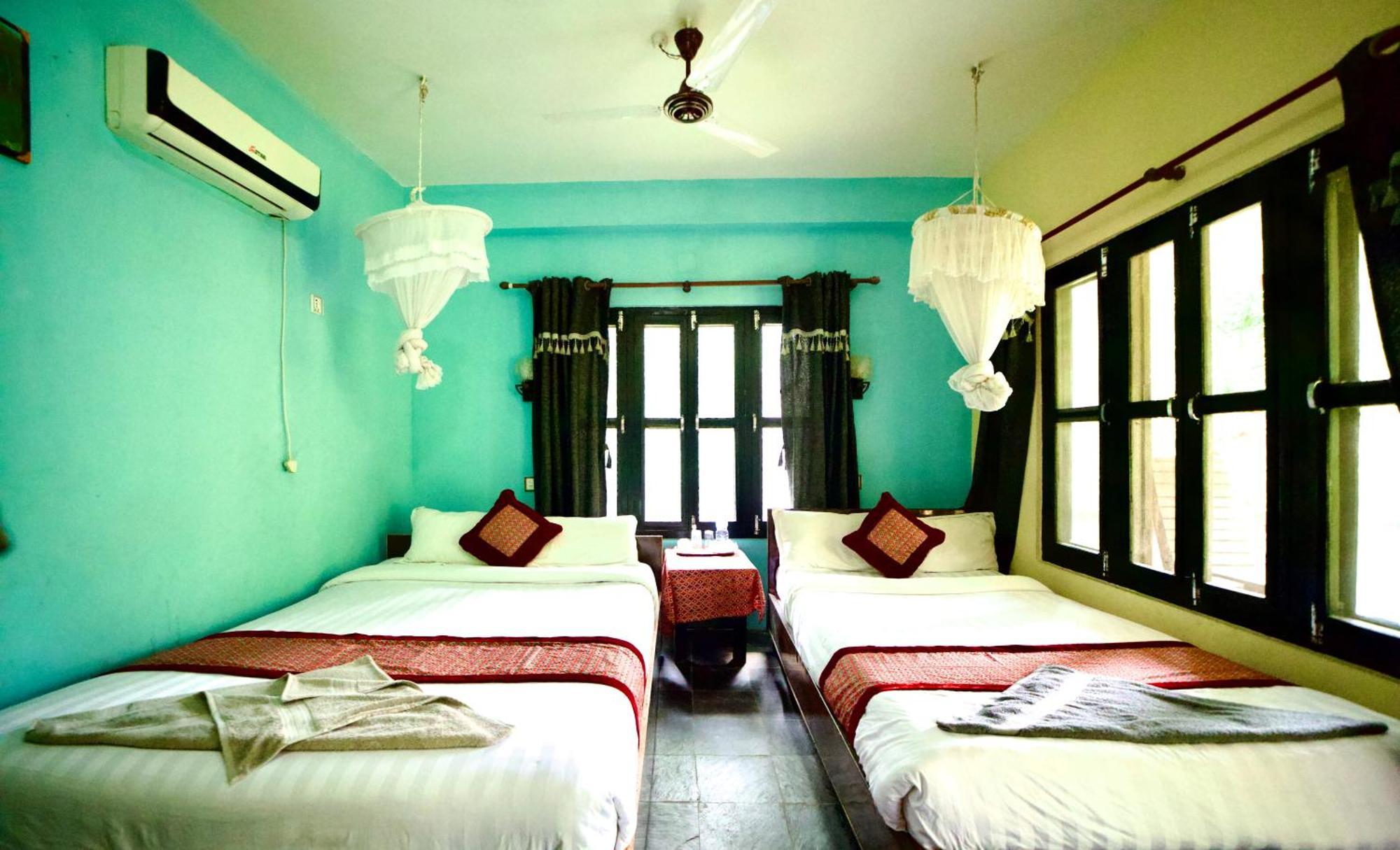 Chitwan Gaida Lodge - Animal Lovers & Birdwatchers Paradise Sauraha Buitenkant foto