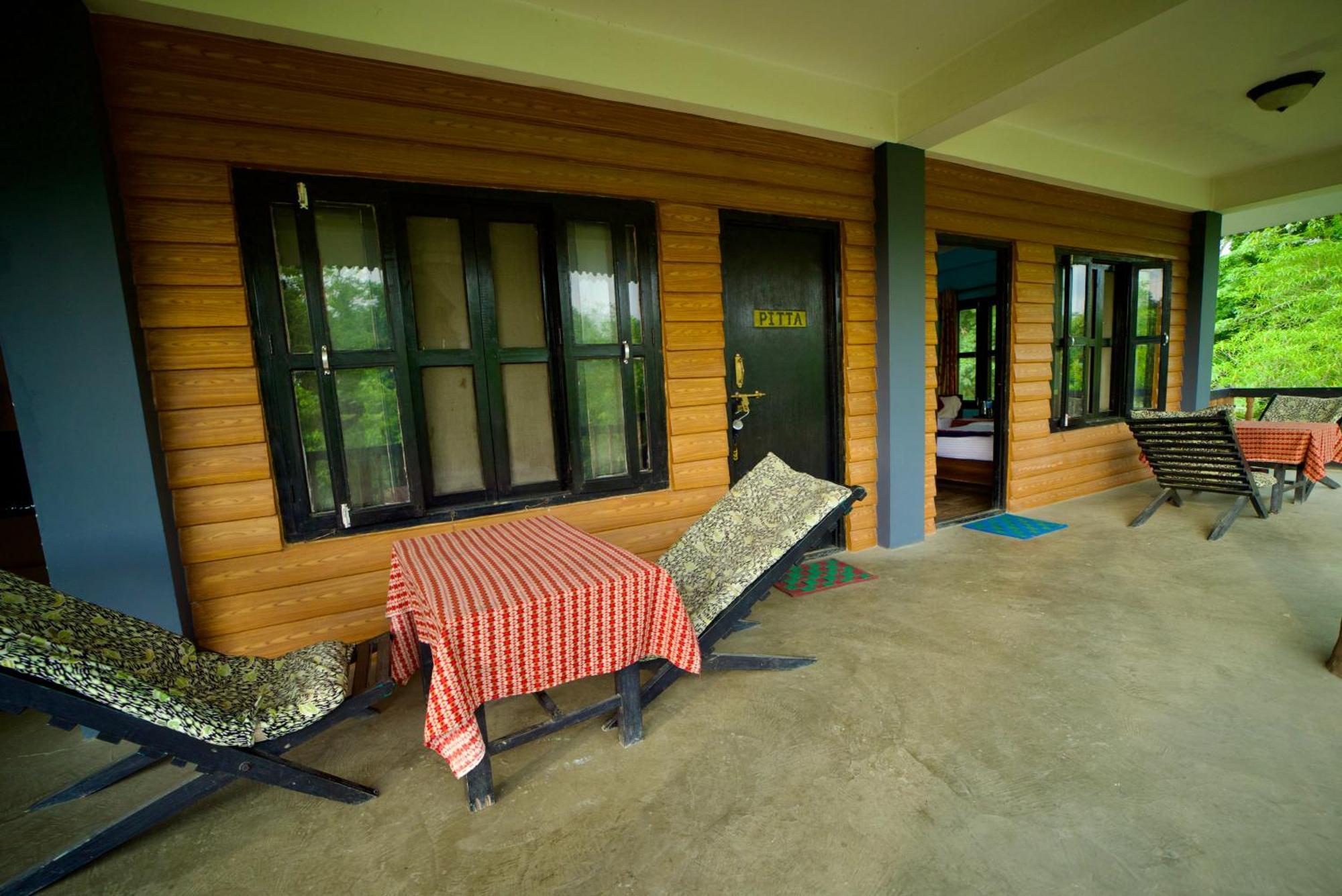 Chitwan Gaida Lodge - Animal Lovers & Birdwatchers Paradise Sauraha Buitenkant foto