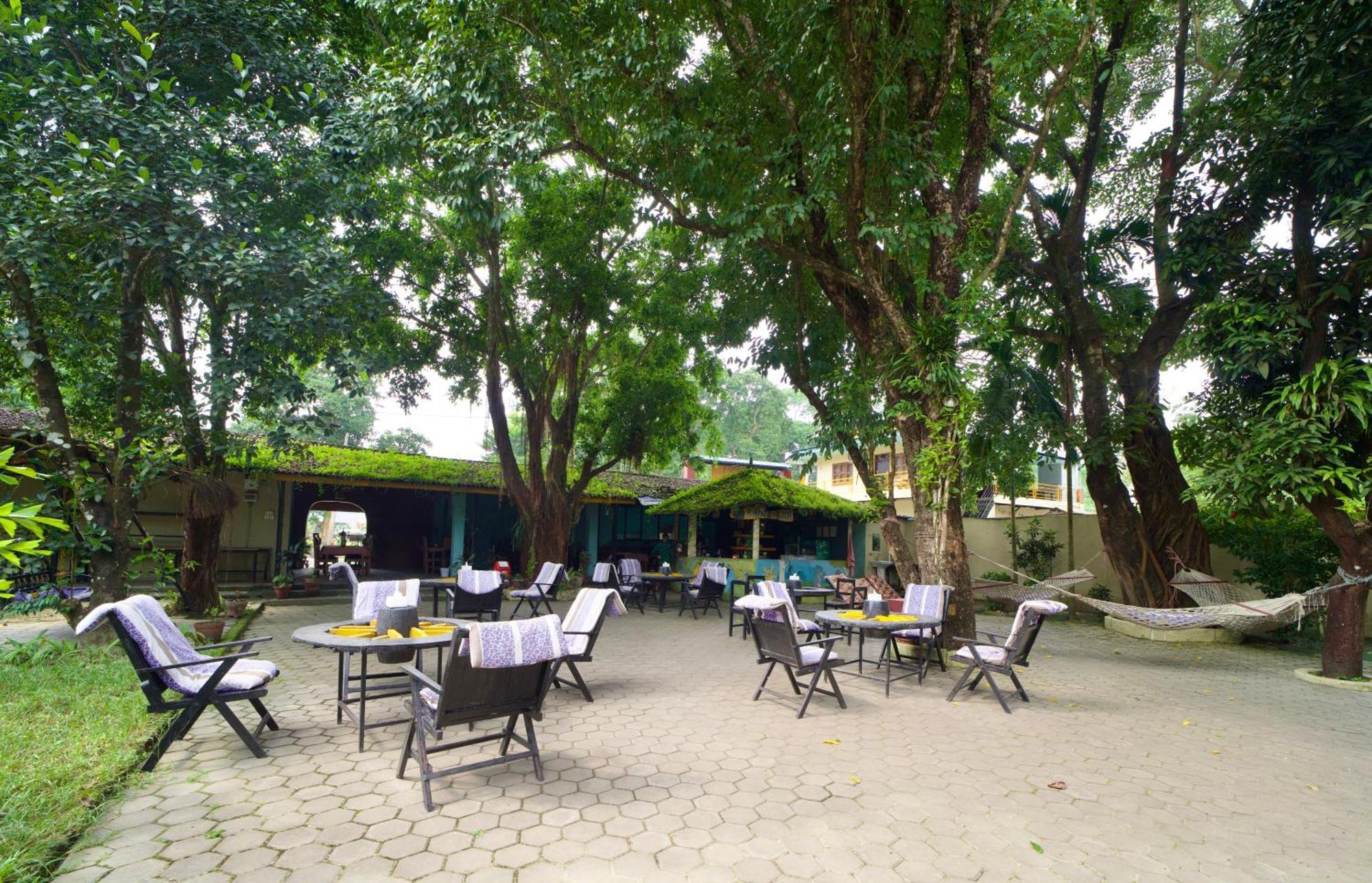 Chitwan Gaida Lodge - Animal Lovers & Birdwatchers Paradise Sauraha Buitenkant foto