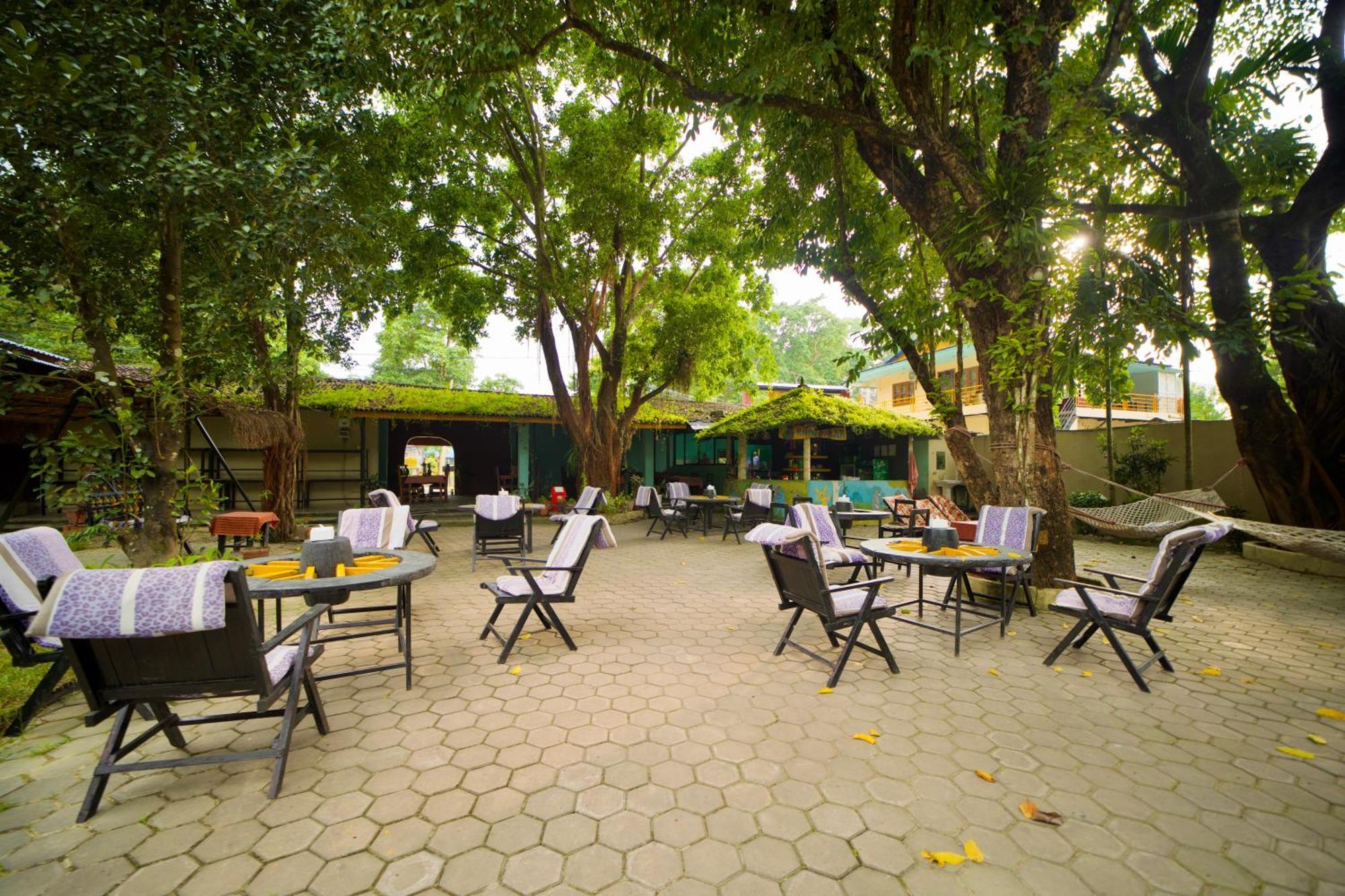 Chitwan Gaida Lodge - Animal Lovers & Birdwatchers Paradise Sauraha Buitenkant foto